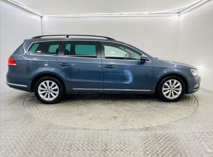 Volkswagen - Passat