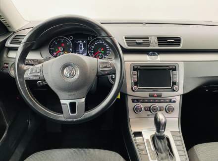 Volkswagen - Passat