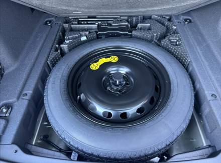 Land Rover - Range Rover Velar