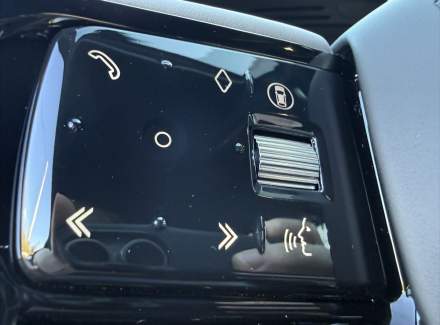 Land Rover - Range Rover Velar