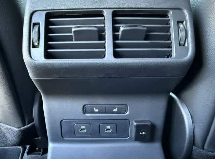 Land Rover - Range Rover Velar