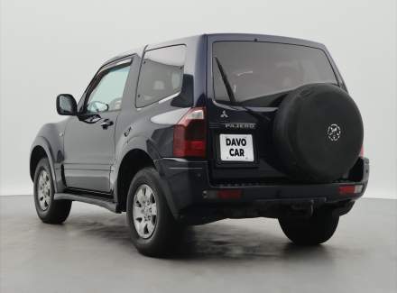 Mitsubishi - Pajero