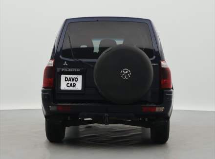 Mitsubishi - Pajero