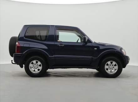 Mitsubishi - Pajero