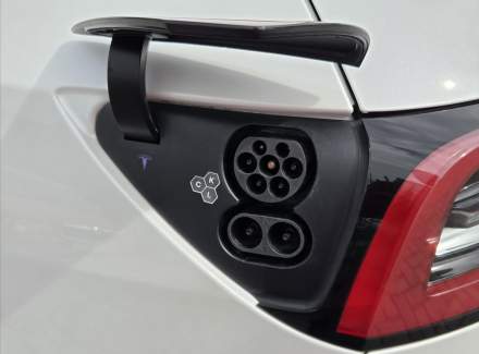 Tesla - Model Y
