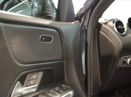Mercedes-Benz - GLB