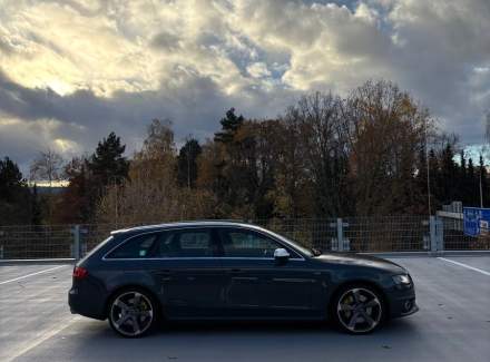 Audi - S4
