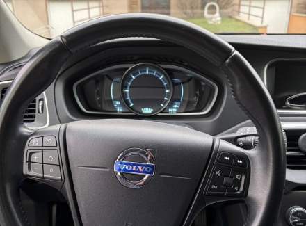 Volvo - V40