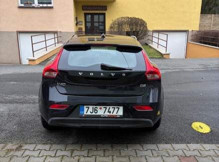 Volvo - V40
