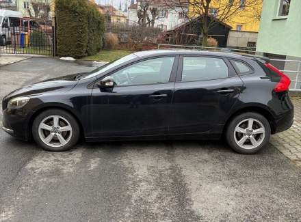 Volvo - V40