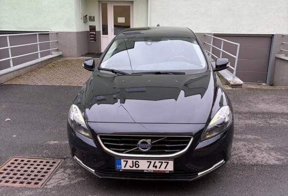 Volvo - V40