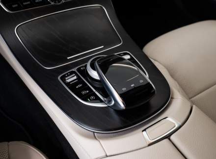 Mercedes-Benz - E-class