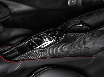 Ferrari - SF90 Stradale