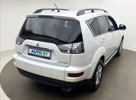 Mitsubishi - Outlander