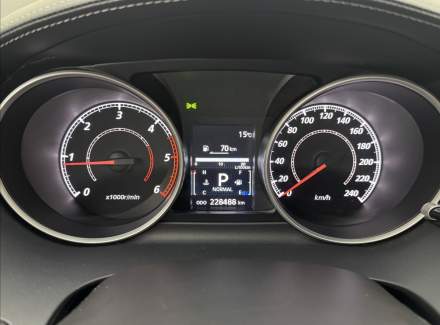 Mitsubishi - Outlander