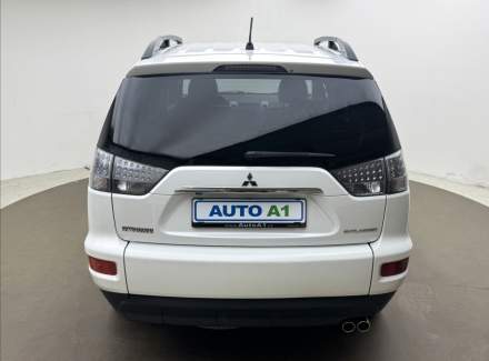 Mitsubishi - Outlander