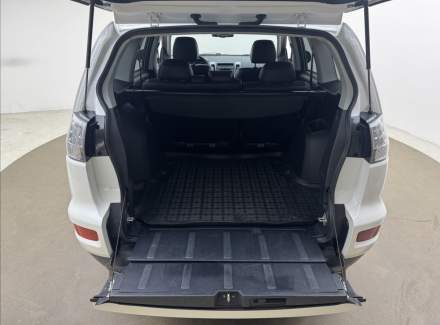 Mitsubishi - Outlander