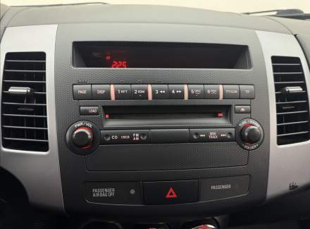 Mitsubishi - Outlander