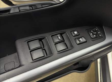 Mitsubishi - Outlander