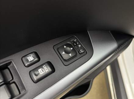 Mitsubishi - Outlander