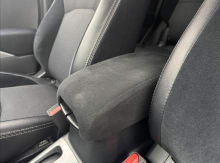 Mitsubishi - Outlander