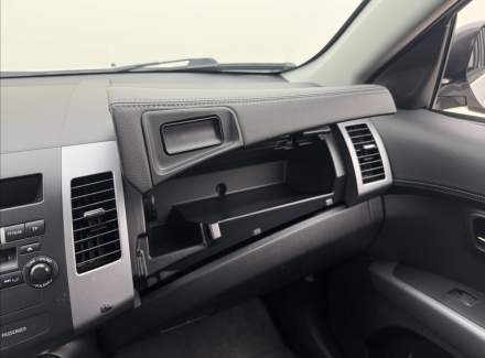 Mitsubishi - Outlander