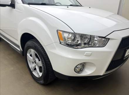 Mitsubishi - Outlander