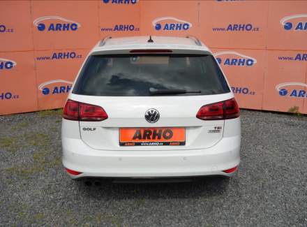 Volkswagen - Golf