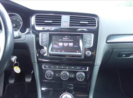 Volkswagen - Golf