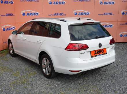 Volkswagen - Golf