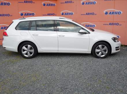 Volkswagen - Golf