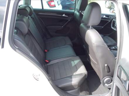 Volkswagen - Golf