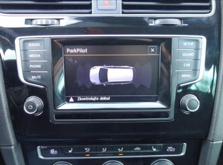Volkswagen - Golf