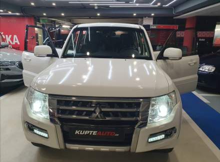 Mitsubishi - Pajero