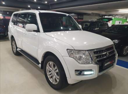 Mitsubishi - Pajero