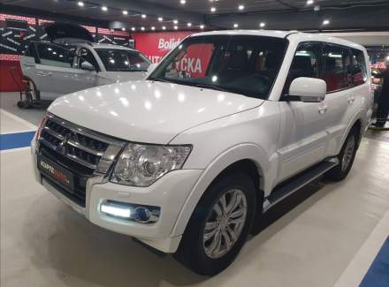 Mitsubishi - Pajero