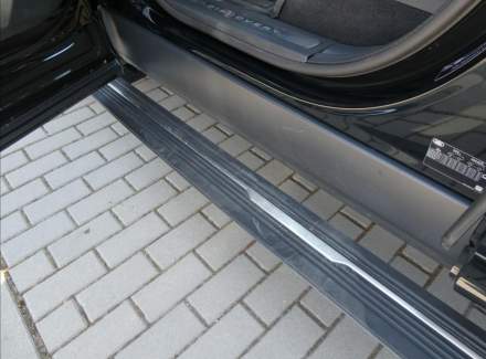 Land Rover - Discovery