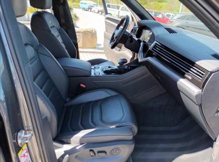 Volkswagen - Touareg