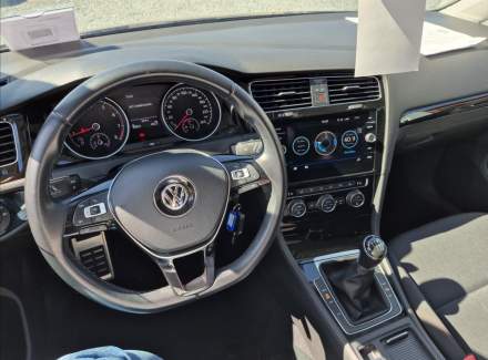 Volkswagen - Golf