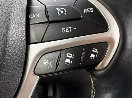 Jeep - Grand Cherokee