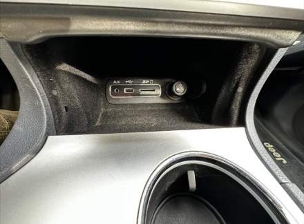 Jeep - Grand Cherokee