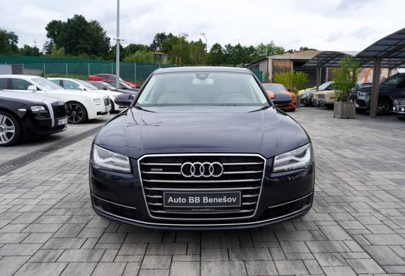 Audi - A8