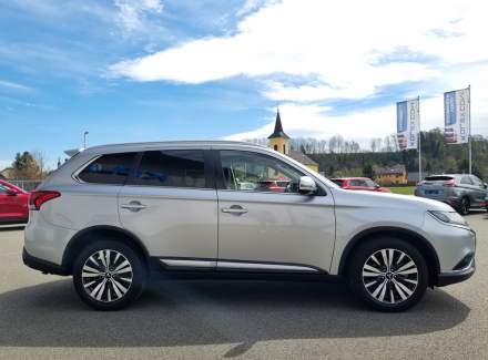 Mitsubishi - Outlander