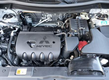 Mitsubishi - Outlander