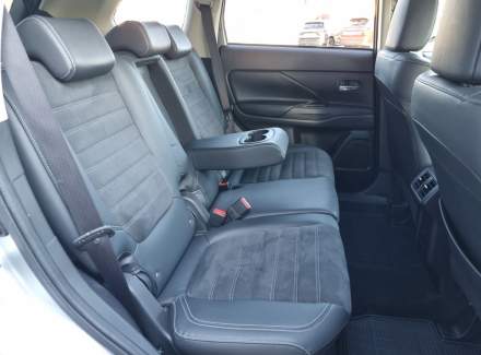 Mitsubishi - Outlander