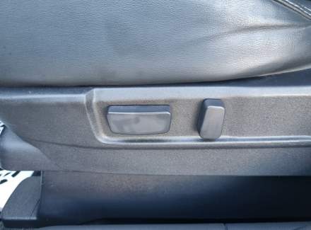 Mitsubishi - Outlander