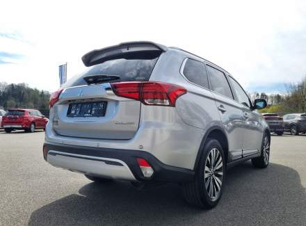 Mitsubishi - Outlander