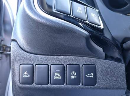 Mitsubishi - Outlander