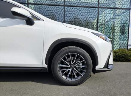 Lexus - NX