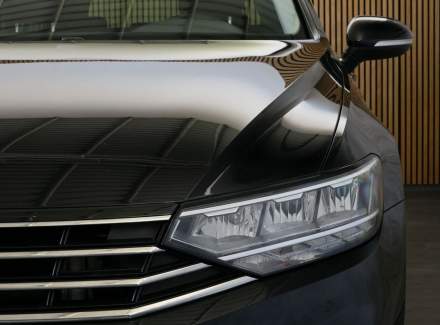 Volkswagen - Passat